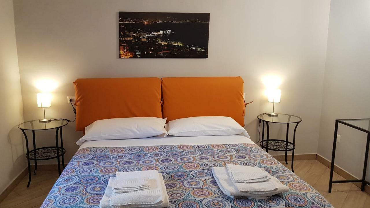 La Casa Di Abbi Appartement Napels Buitenkant foto